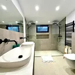 Pool And Private Access Villa *
