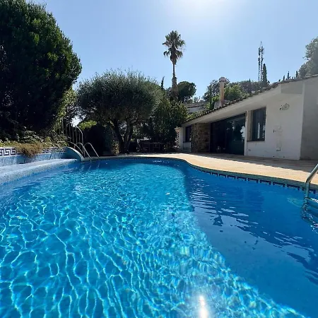 Pool&beach Private Access Villa