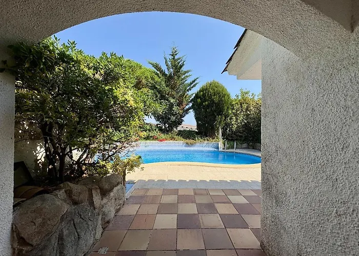 Pool&beach Private Access Villa