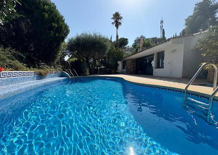 Pool&beach Private Access Villa